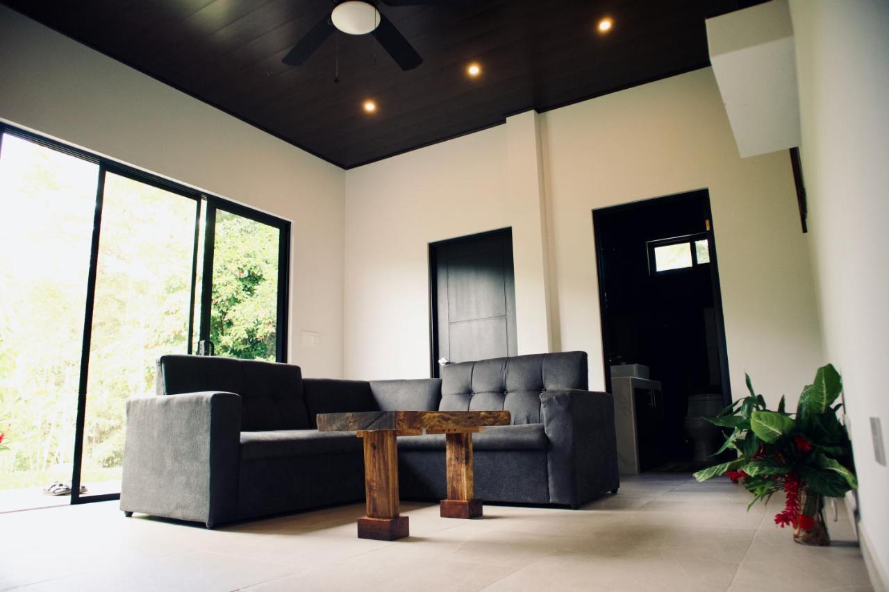 Jungle Home With King Beds -5 Minutes From The Beach อูวีตา ภายนอก รูปภาพ